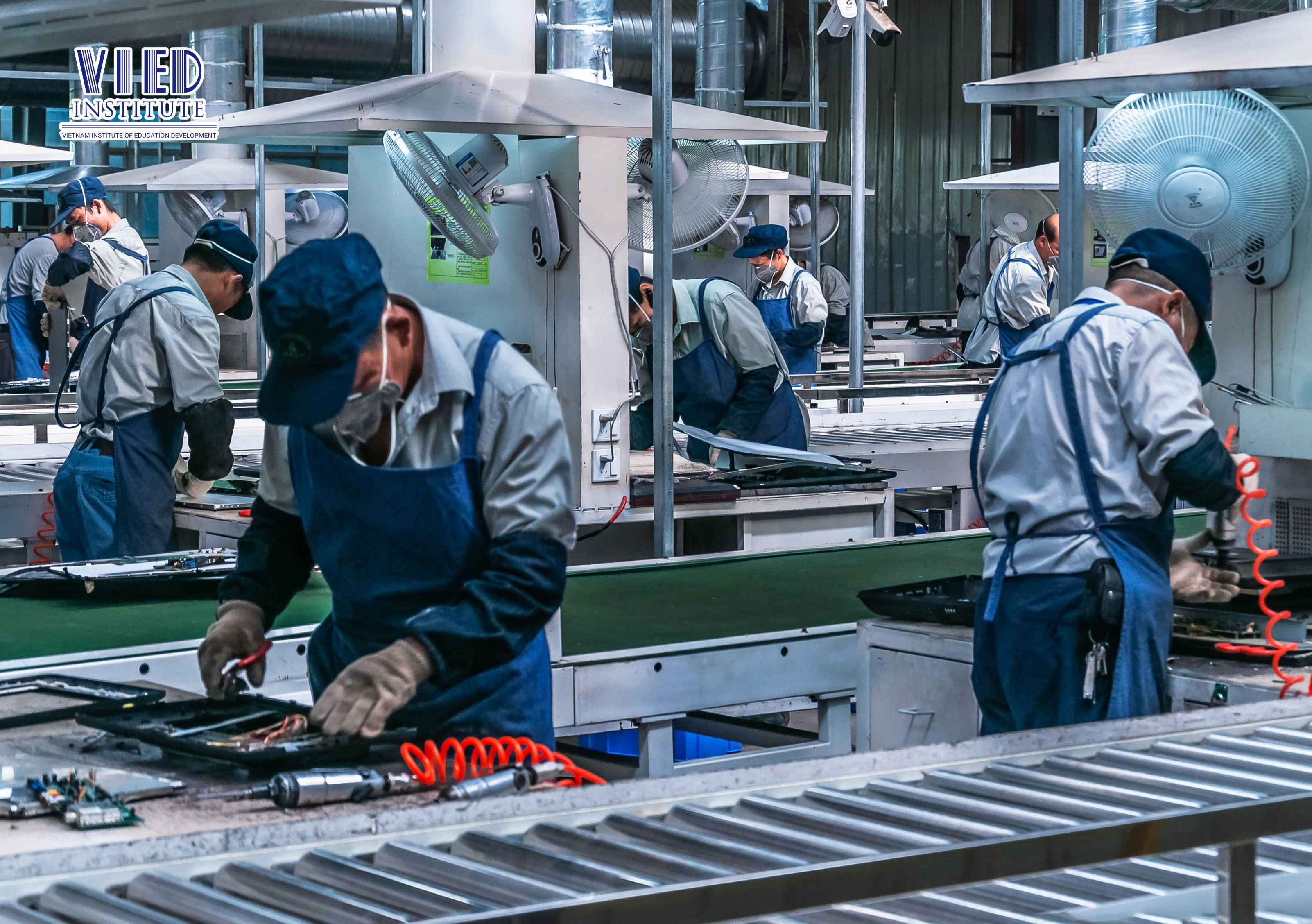 8f14e45fceea167a5a36dedd4bea2543